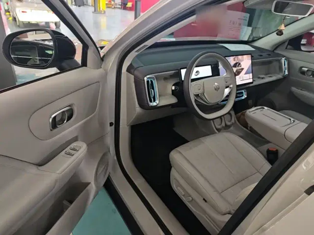 Leapmotor B10 — Фото автомобиля 15