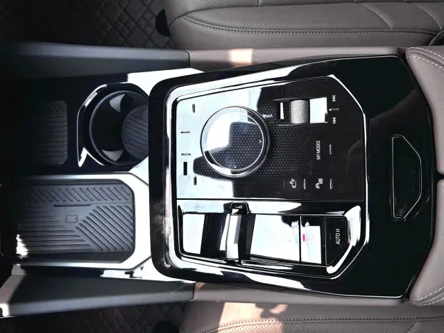 BMW 5 Series — Фото автомобиля 11