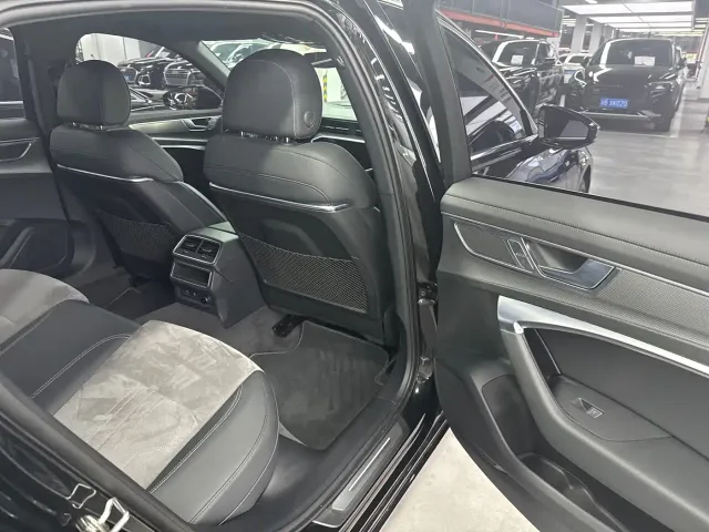 Audi A6L — Фото автомобиля 16