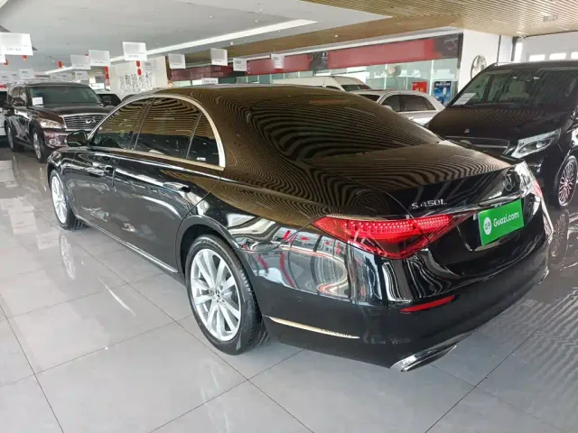 Mercedes-Benz S-Class — Фото автомобиля 4
