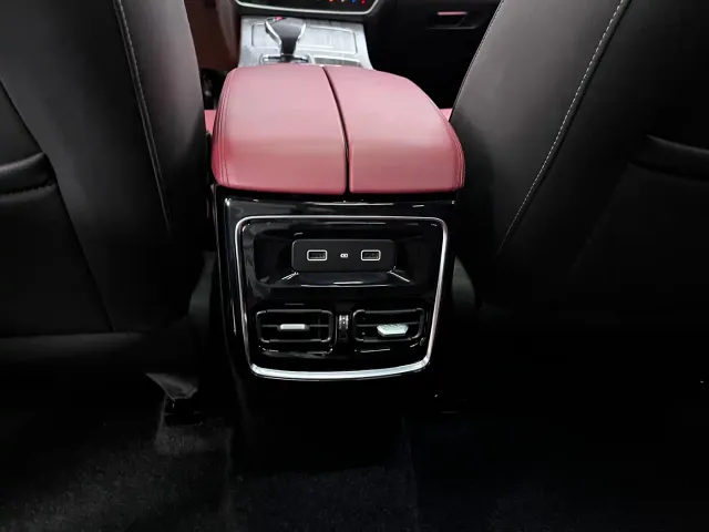 Jetour Jetour X70 PLUS 2023 1.5T DCT Warrior PLUS 7-seater — Фото автомобиля 15