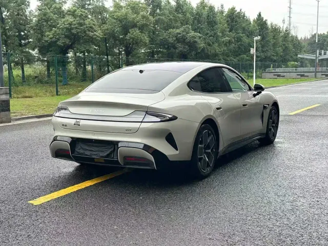 Xiaomi SU7 — Фото автомобиля 15