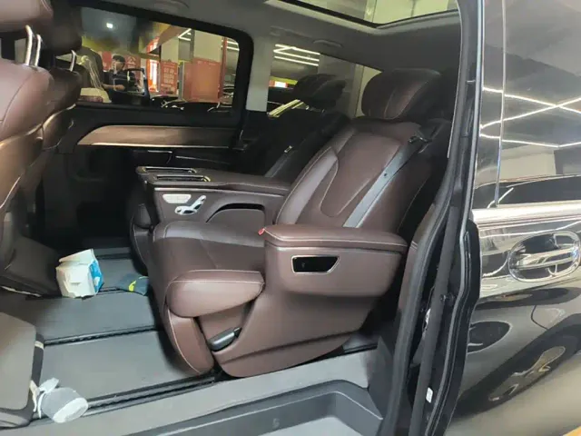 Mercedes-Benz Mercedes-Benz V-Class 2021 V 260 L Long Wheelbase Luxury Edition — Фото автомобиля 16