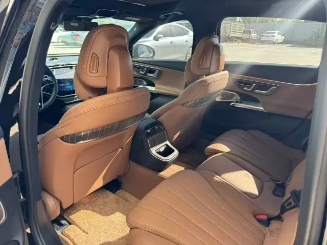 Mercedes-Benz E-Class — Фото автомобиля 5