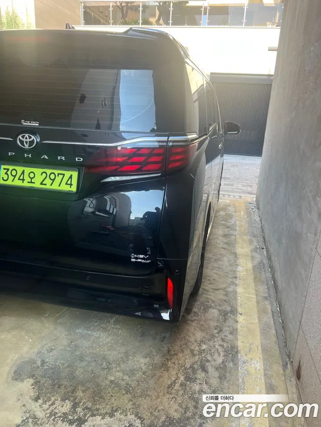Toyota Alphard — Фото автомобиля 4