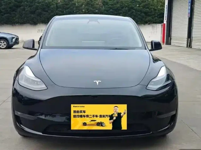 Фотография автомобиля — Tesla Model Y