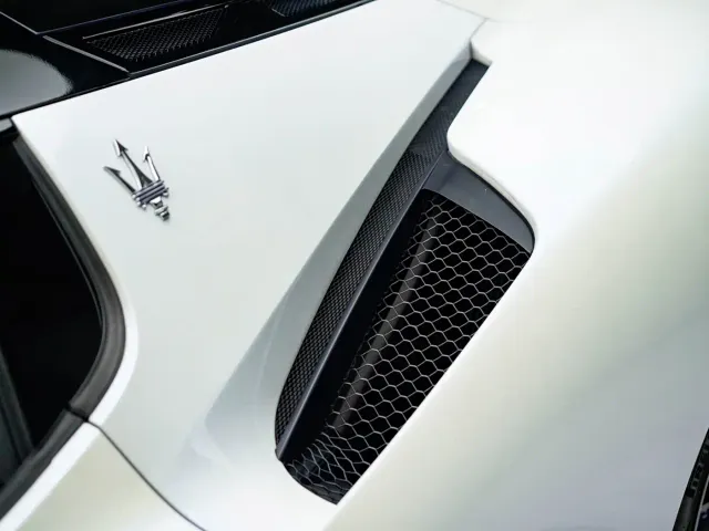 Maserati MC20 — Фото автомобиля 10