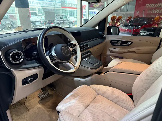 Mercedes-Benz V-Class — Фото автомобиля 4