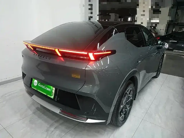 Lynk & Co Z20 — Фото автомобиля 4