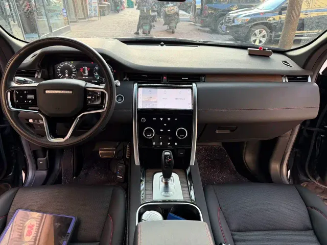 Land Rover Discovery Sport — Фото автомобиля 7