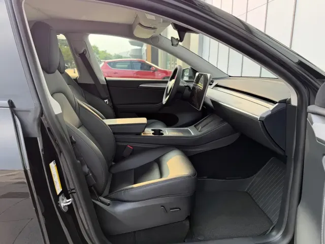 Tesla Model Y 2023 Rear-Wheel Drive Edition — Фото автомобиля 10