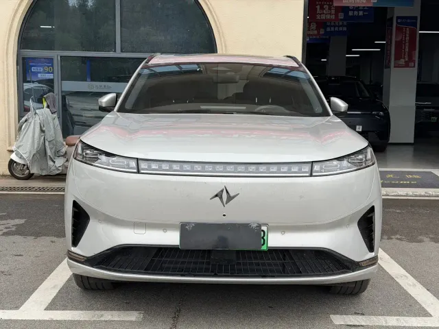 Dongfeng eπ 008 — Фото автомобиля 2