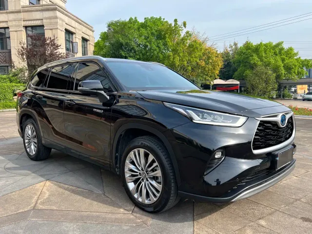 Toyota Highlander — Фото автомобиля 3