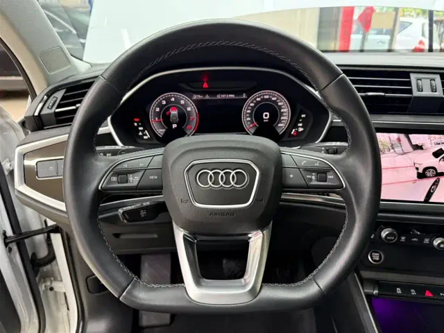 Audi Q3 — Фото автомобиля 11