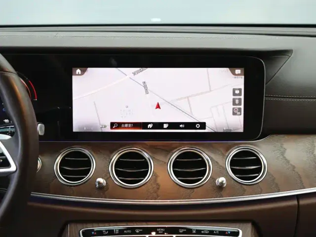 Mercedes-Benz E-Class — Фото автомобиля 19