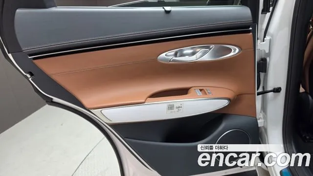 Genesis GV70 — Фото автомобиля 14