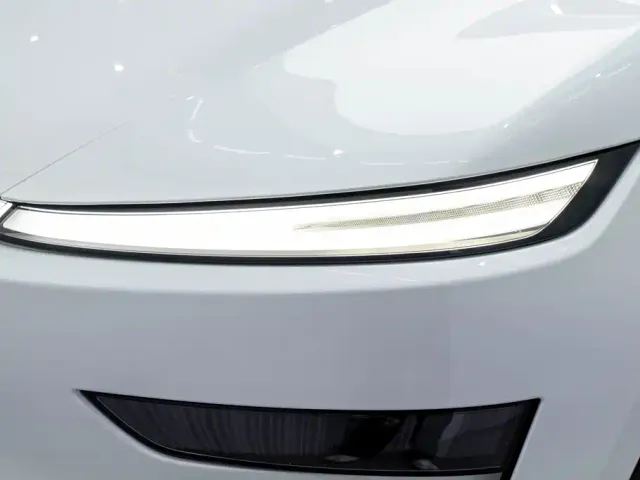 Tesla Model Y — Фото автомобиля 8