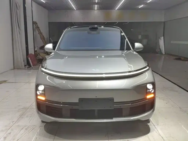 Li Auto L9 — Фото автомобиля 2