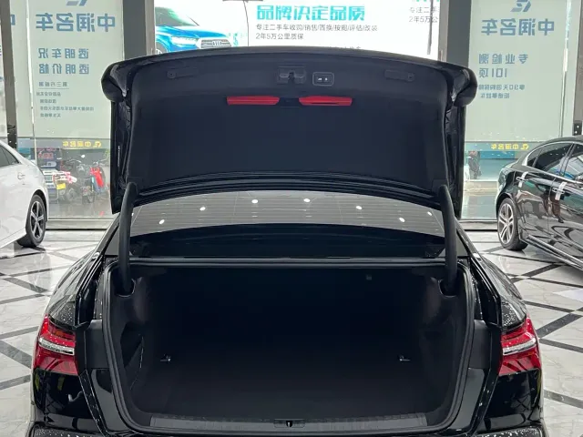 Audi A6L — Фото автомобиля 13