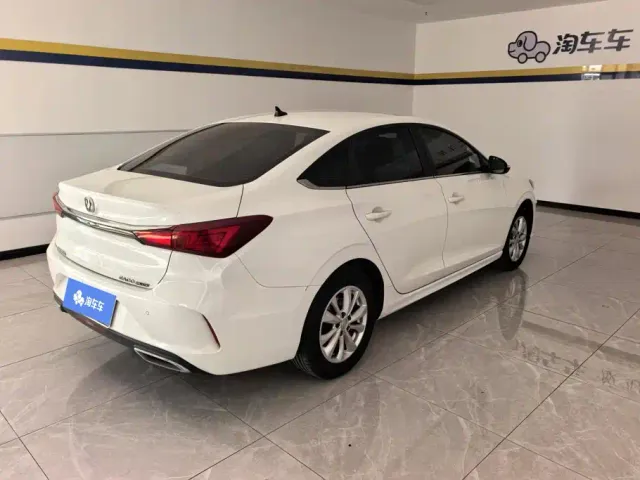 Changan Eado — Фото автомобиля 3