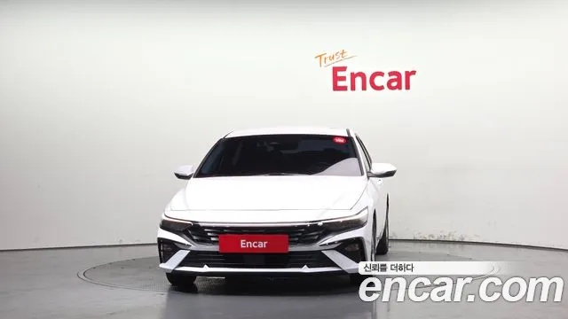 Hyundai AVANTE Новый Avante (CN7) — Фото автомобиля 3