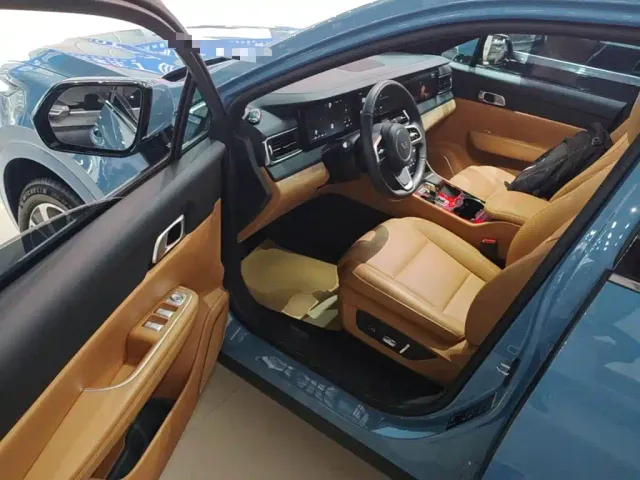 Li Auto ONE — Фото автомобиля 15