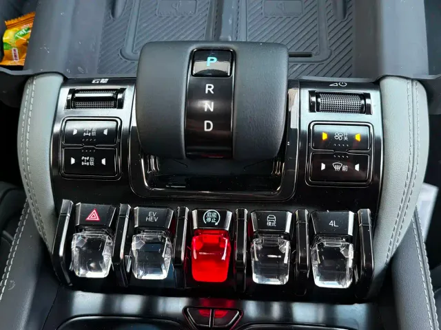 BYD FangChengBao Leopard 5 — Фото автомобиля 18