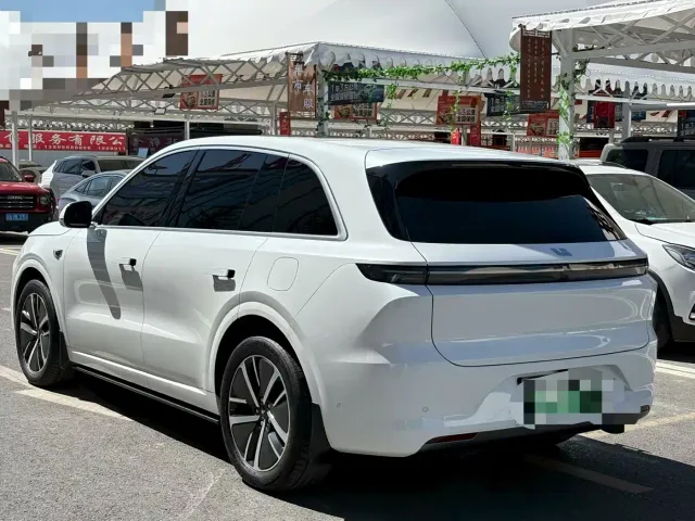 Li Auto L6 — Фото автомобиля 9