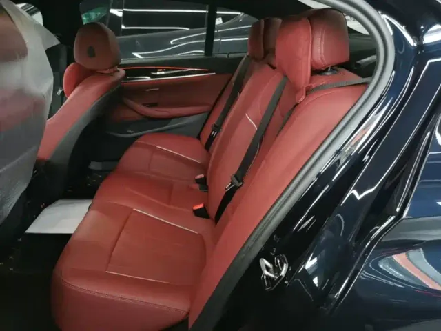 BMW 5 Series — Фото автомобиля 16
