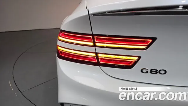 Genesis G80 Бензин 2.5 турбо AWD — Фото автомобиля 17