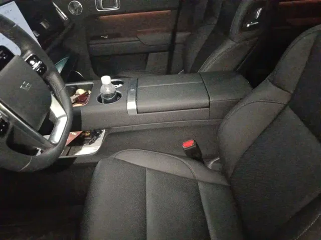 Li Auto L7 — Фото автомобиля 11