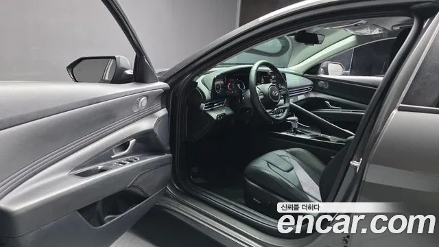Hyundai Avante CN7 — Фото автомобиля 10