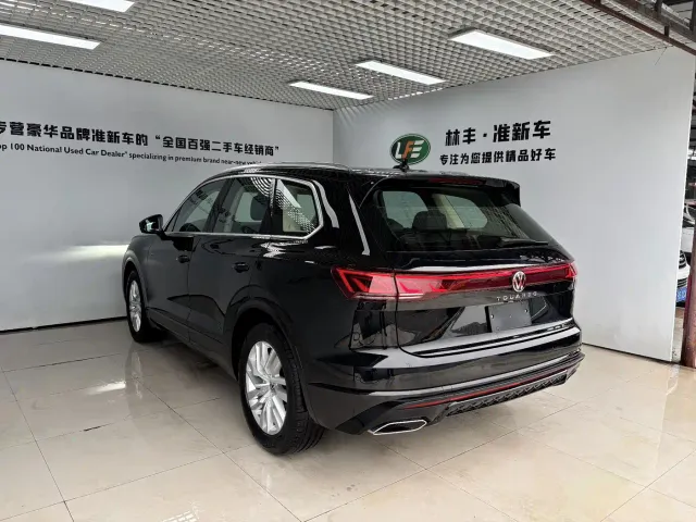 Volkswagen Touareg — Фото автомобиля 7