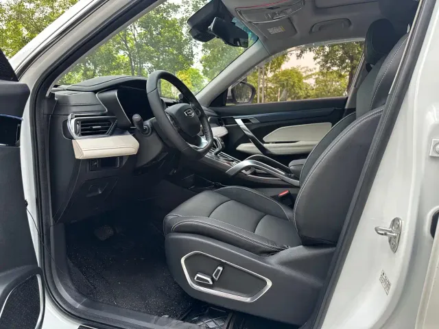 Geely Boyue — Фото автомобиля 8