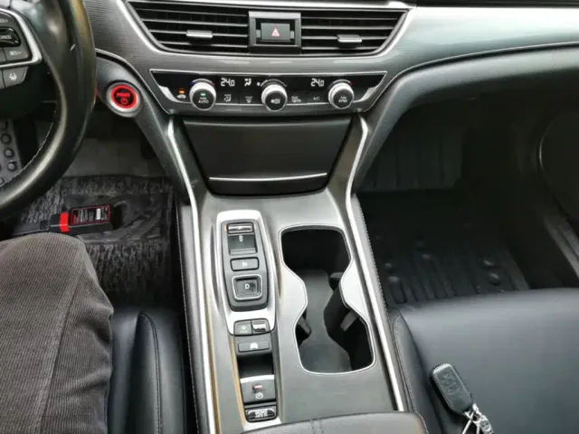 Honda Accord — Фото автомобиля 13