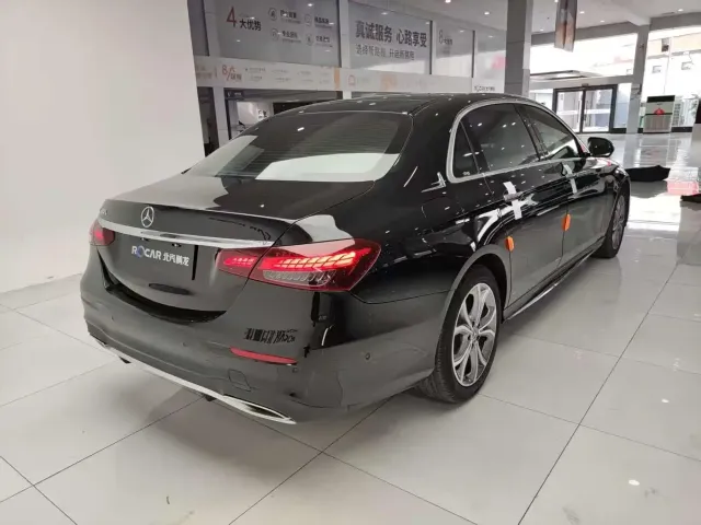 Mercedes-Benz E-Class — Фото автомобиля 8