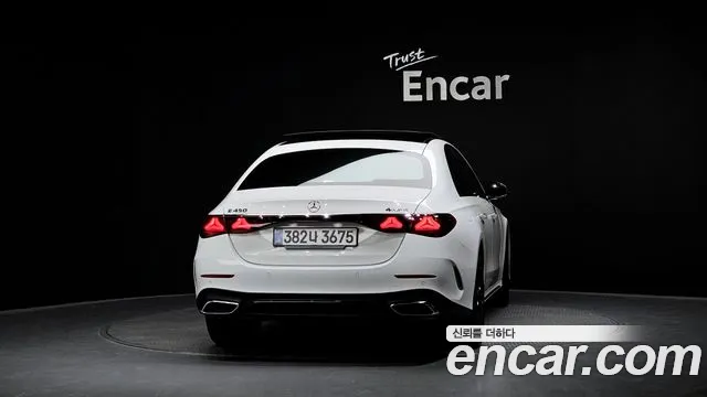 Mercedes-Benz E-Class — Фото автомобиля 4