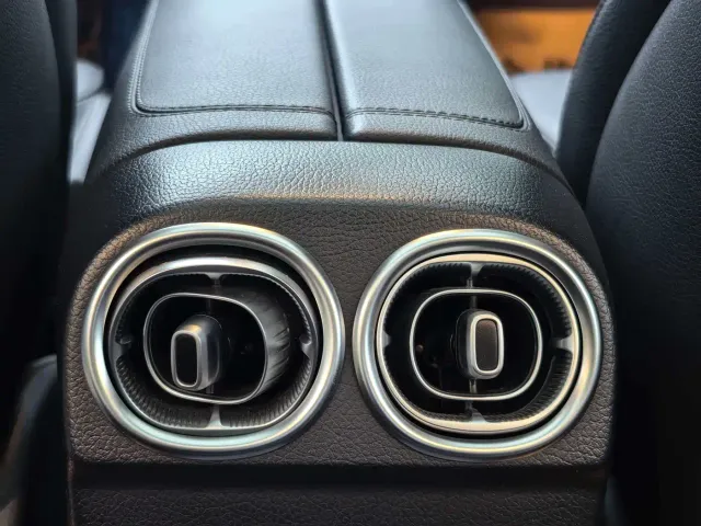 Mercedes-Benz C-Class — Фото автомобиля 6