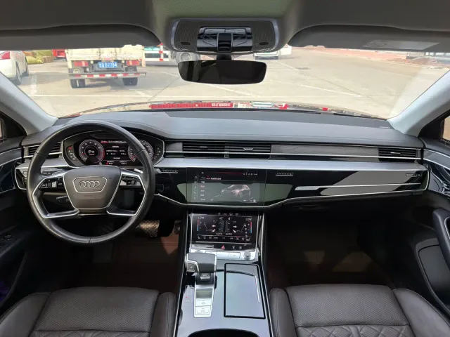 Audi A8 — Фото автомобиля 8