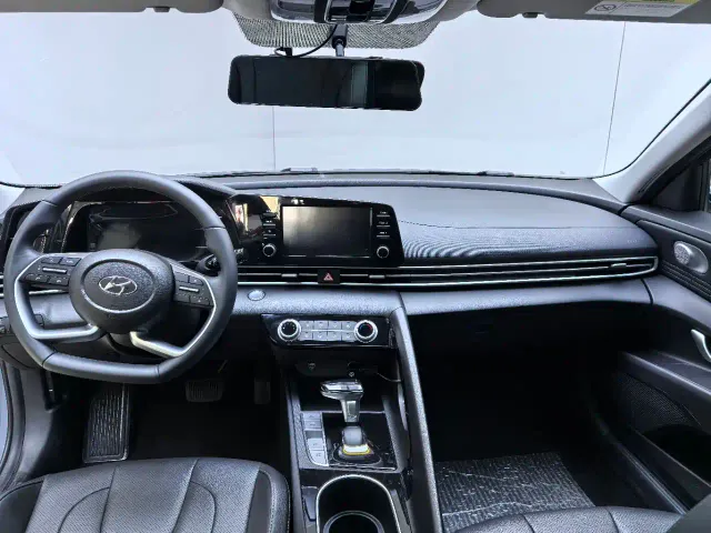 Hyundai Elantra — Фото автомобиля 10
