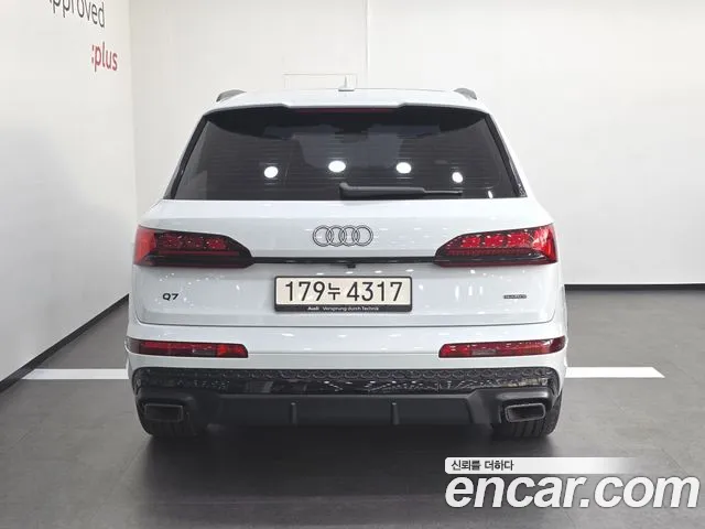 Audi Q7 — Фото автомобиля 4