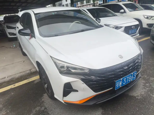 Dongfeng Yixuan — Фото автомобиля 3