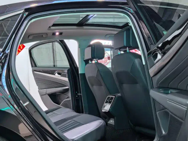 Volkswagen Passat — Фото автомобиля 8