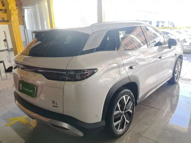 BYD Song L DM-i — Фото автомобиля 6