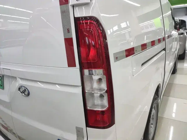 Ruichi New Energy EC75 — Фото автомобиля 7