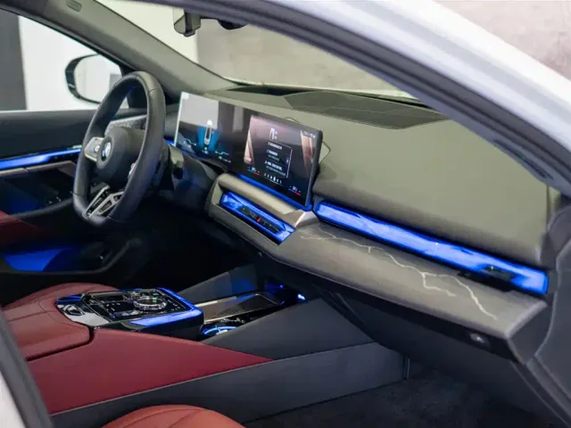 BMW 5 Series — Фото автомобиля 21