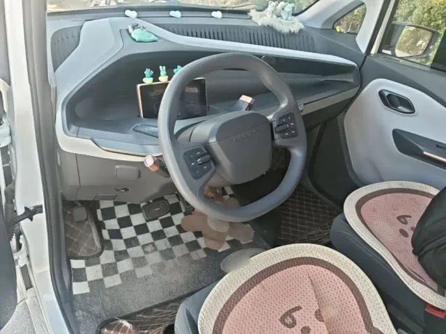 Wuling NanoEV — Фото автомобиля 9