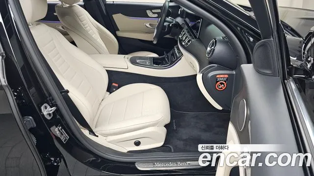 Mercedes-Benz E-Class — Фото автомобиля 25