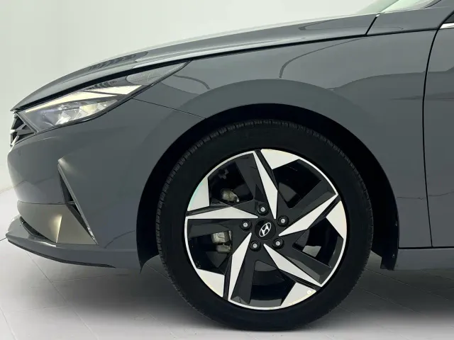 Hyundai Elantra — Фото автомобиля 18