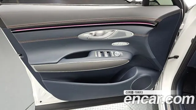 Genesis GV70 2.5T Бензин 2WD — Фото автомобиля 21
